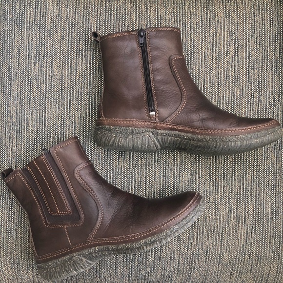 Clarks Shoes - Clark’s Artisan Ankle Boots Leather Brown 8